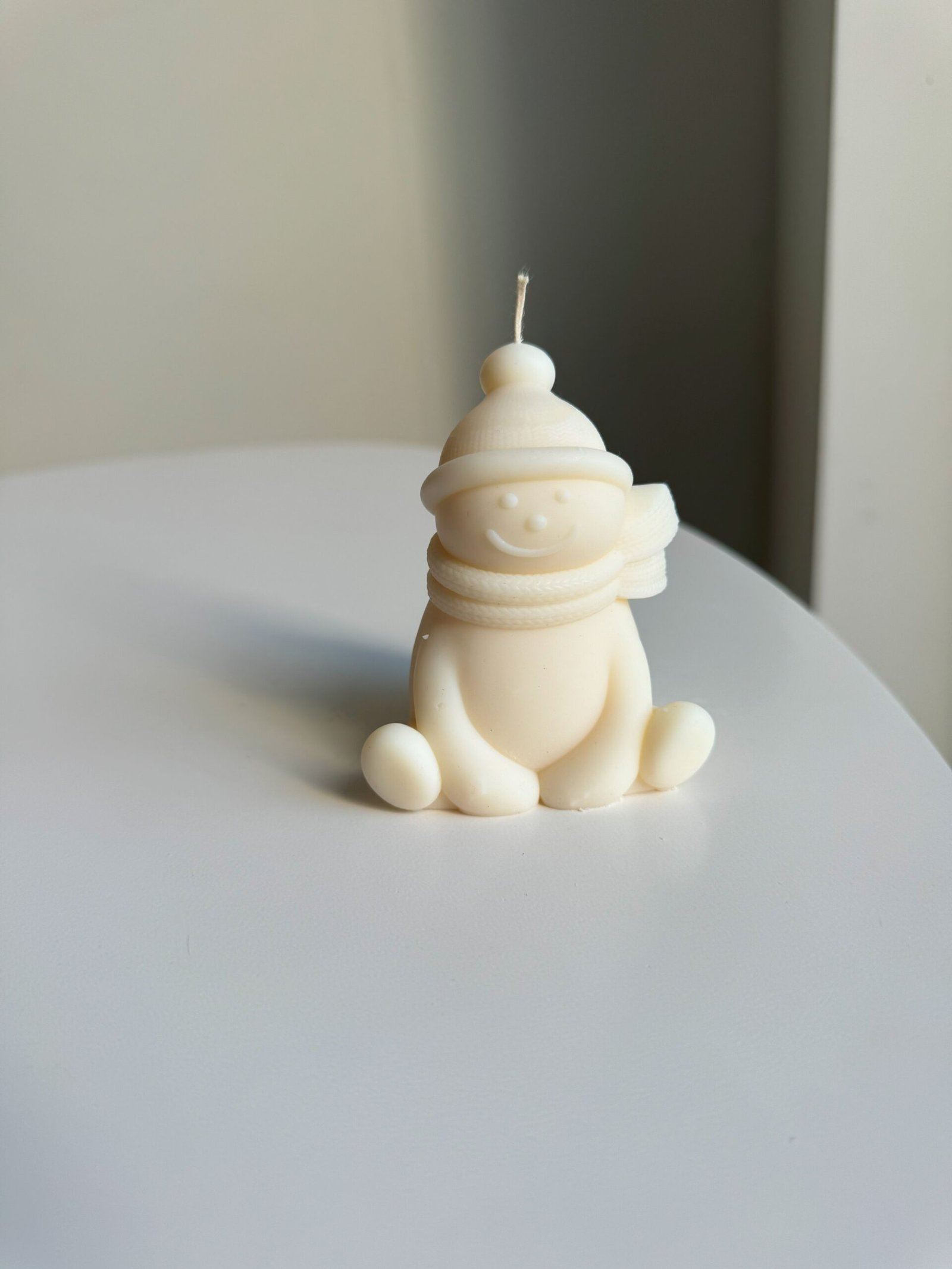 Świeca wolnostojąca w kształcie Bałwanka - Prezent pod Choinkę