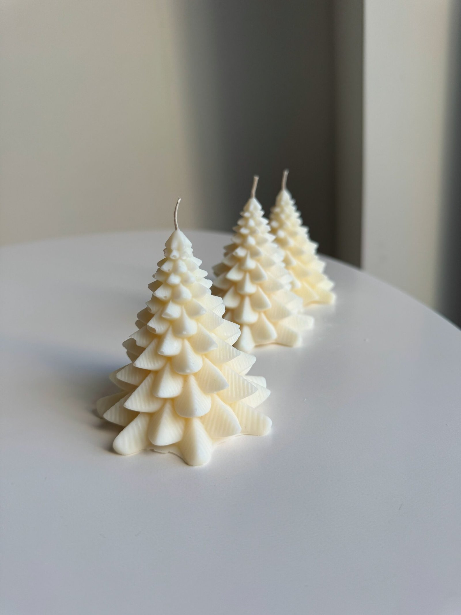 Świeca wolnostojąca w kształcie choinki - obrazek 3