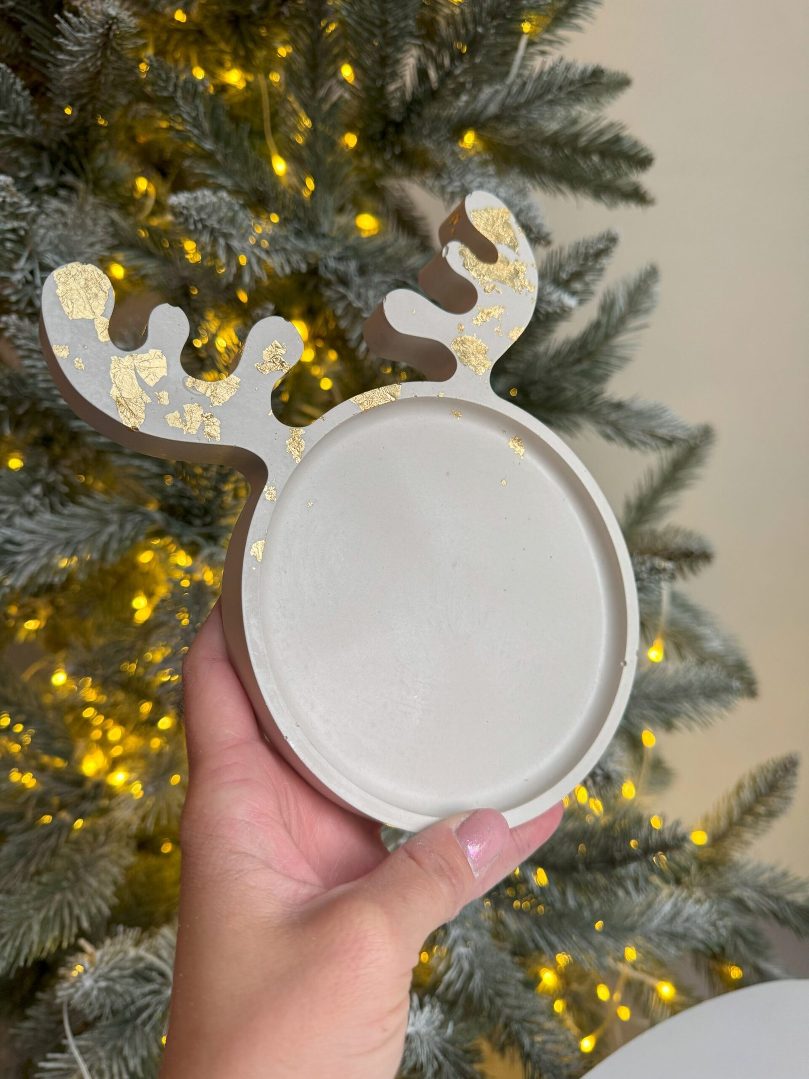 Tacka dekoracyjna handmade z gipsu - Renifer - obrazek 3