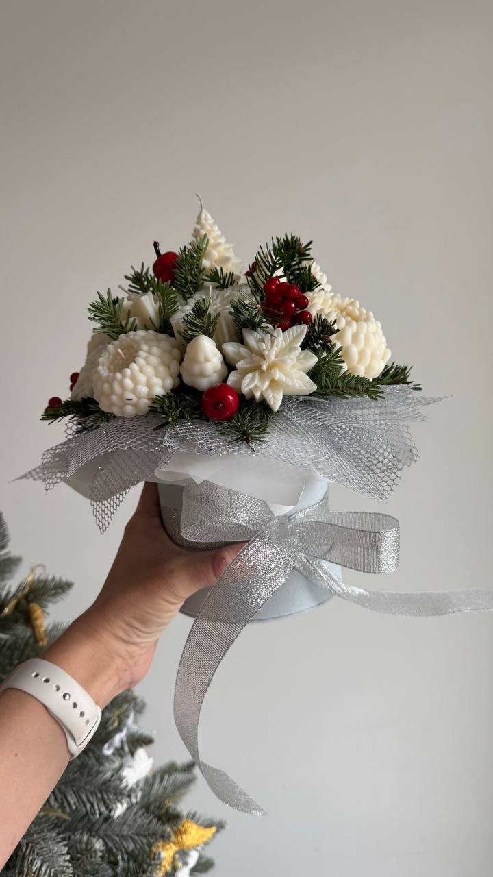 Ozdobny box na święta – zestaw świec bożonarodzeniowych - obrazek 2