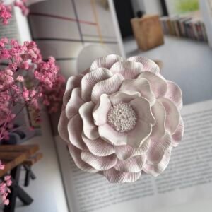 Świeca Sojowa w Gipsowym Pojemniku – Peonia