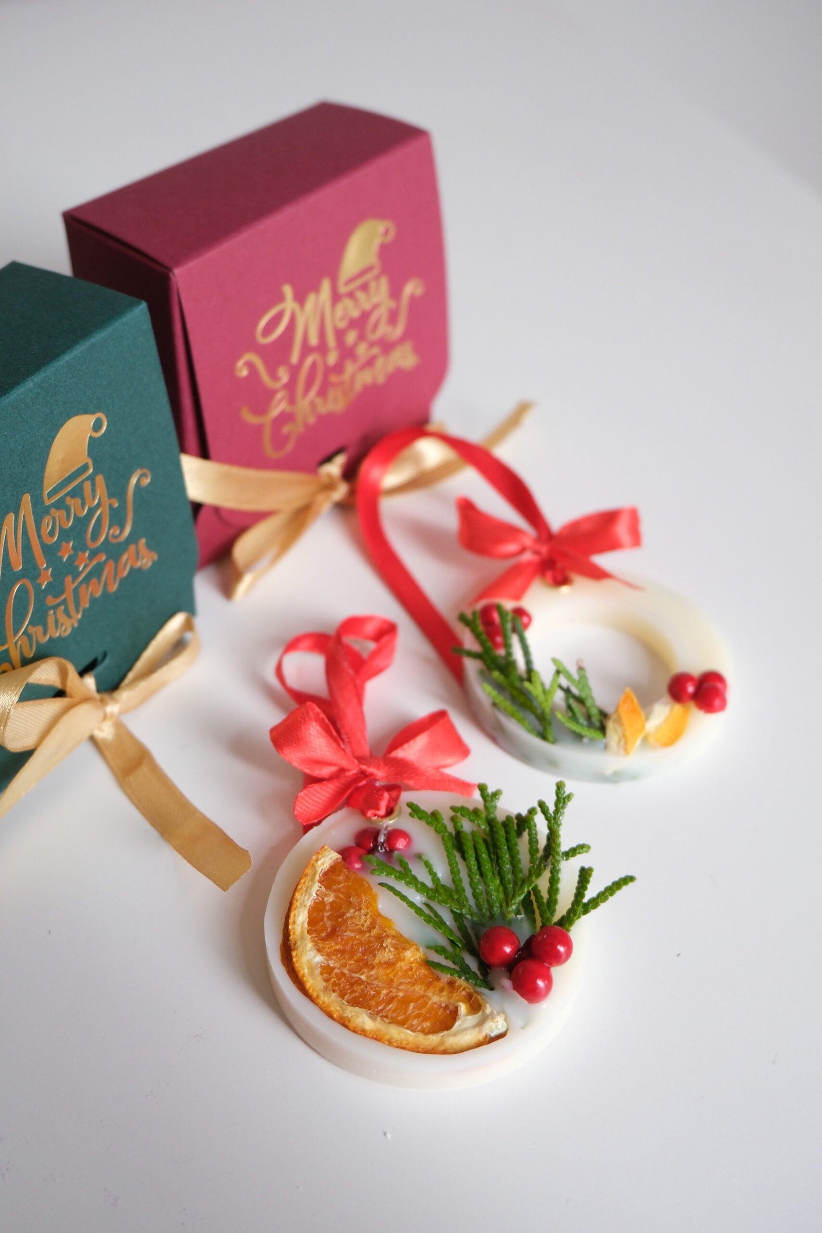 Zestaw zawieszek zapachowych z wosku sojowego – pomysł na prezent świąteczny - obrazek 2