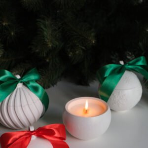 Świeca Sojowa w Pojemniku w Kształcie Bombki