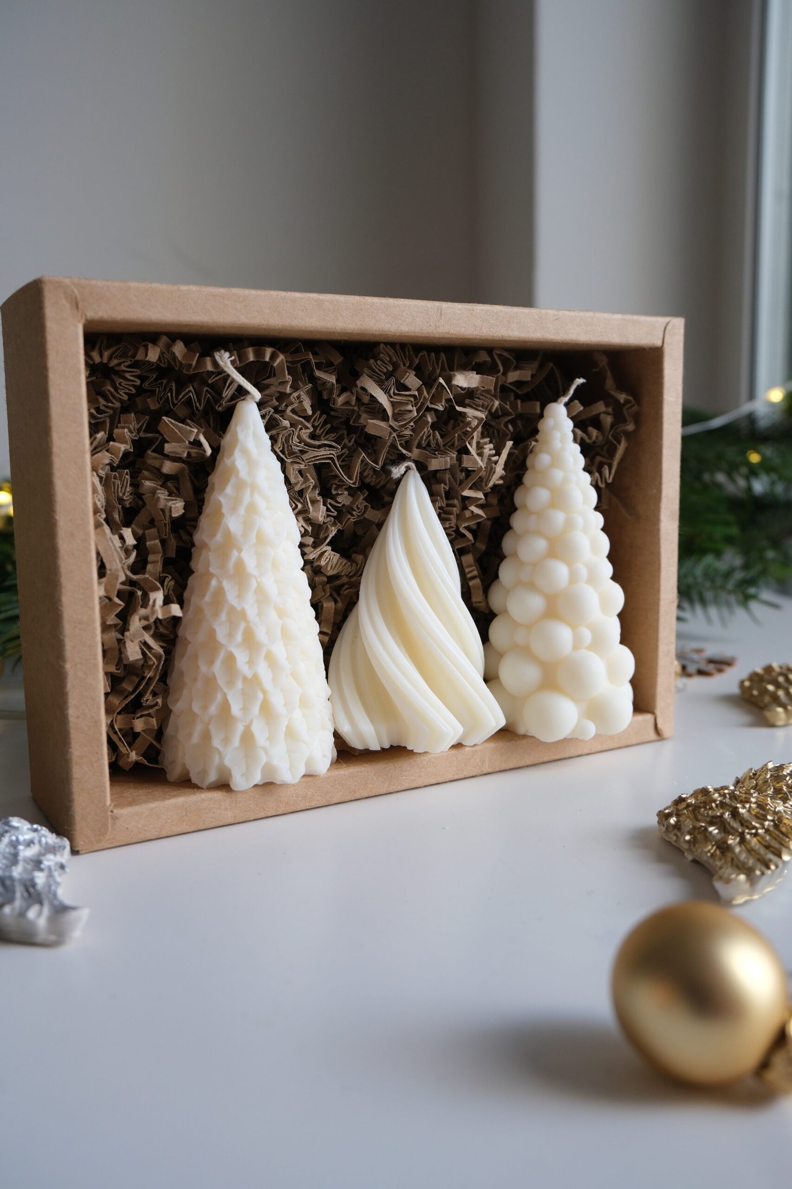 Zestaw Świąteczny „Trzy Choinki” – Personalizowane Świece w Pudełku Prezentowym - obrazek 3