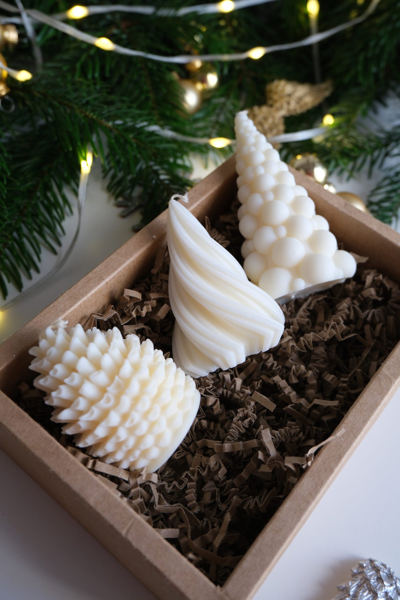 Zestaw świąteczny ze świecami – prezent na Boże Narodzenie - obrazek 2