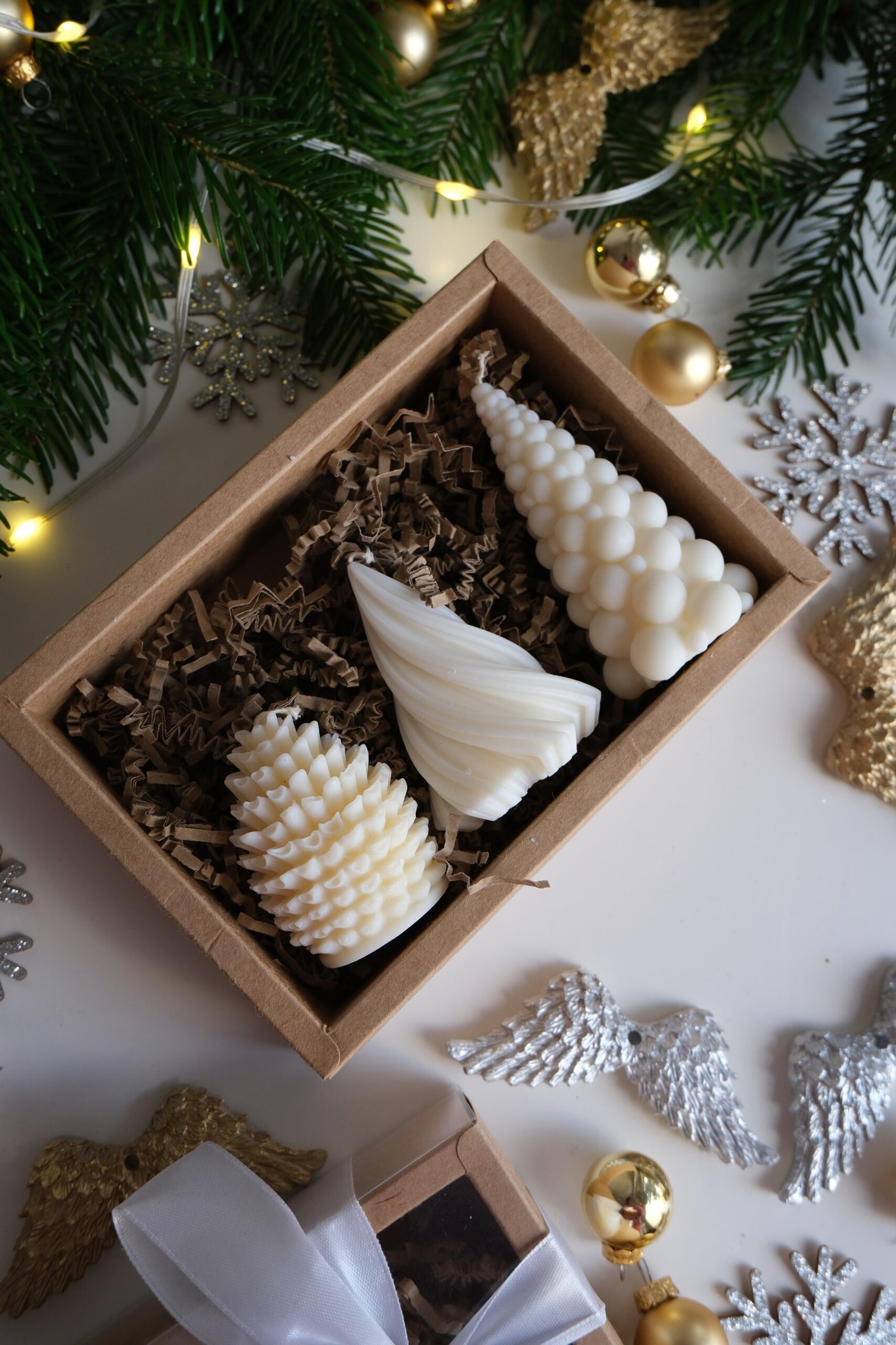 Zestaw świąteczny ze świecami – prezent na Boże Narodzenie