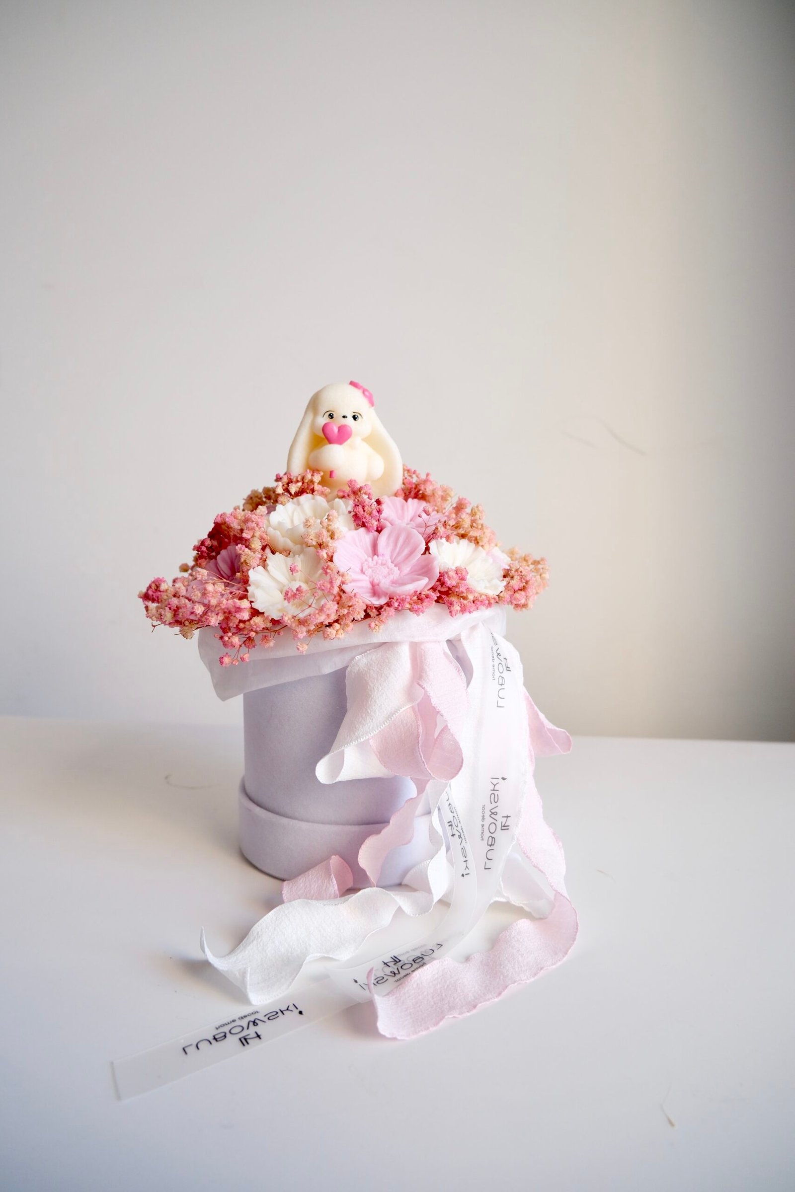 Luksusowy prezent na walentynki – Flower Box ze świec sojowych (od Ręki)