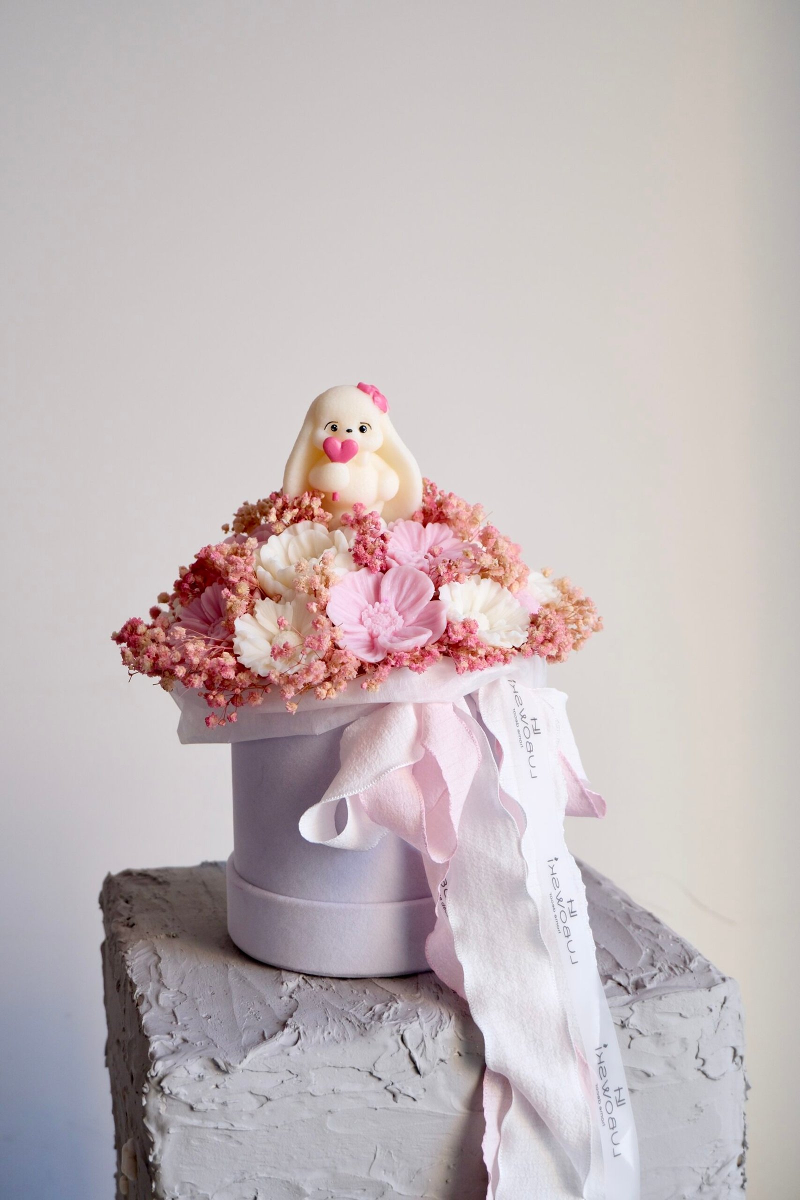 Luksusowy prezent na walentynki – Flower Box ze świec sojowych (od Ręki) - obrazek 2