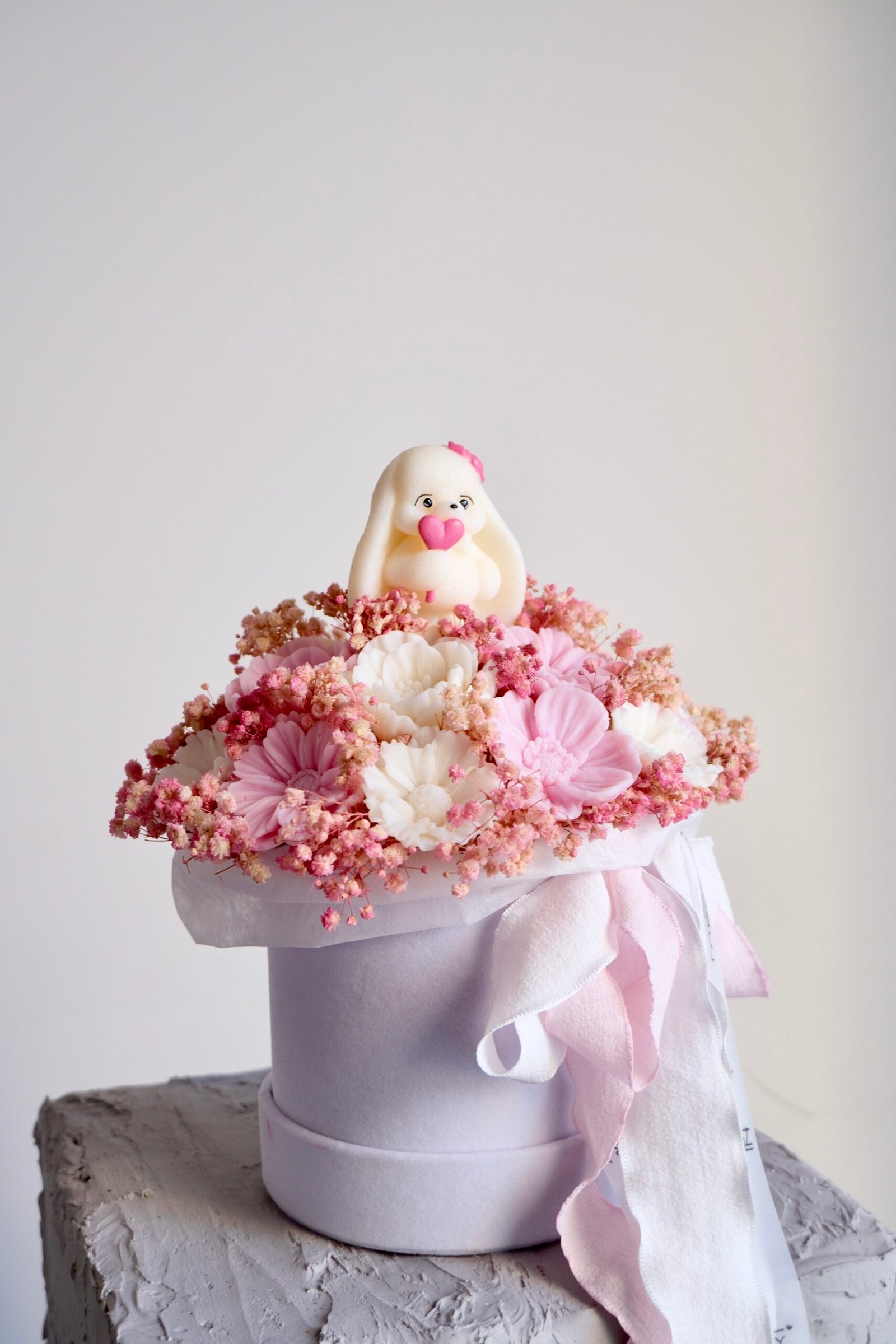 Luksusowy prezent na walentynki – Flower Box ze świec sojowych (od Ręki) - obrazek 4