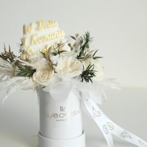 elegancki prezent komunijny świeca bez knota flower box