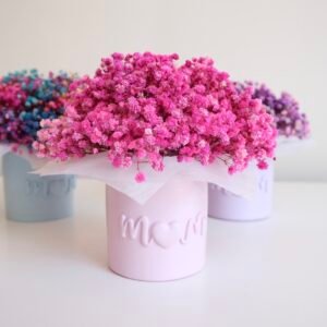 prezent na Dzień Mamy kompozycja z gipsówką różowa