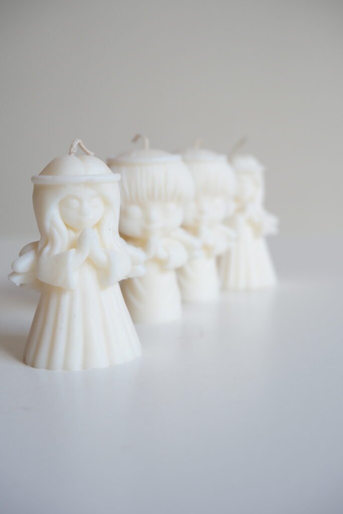 świeca sojowa anioł na prezent komunijny handmade