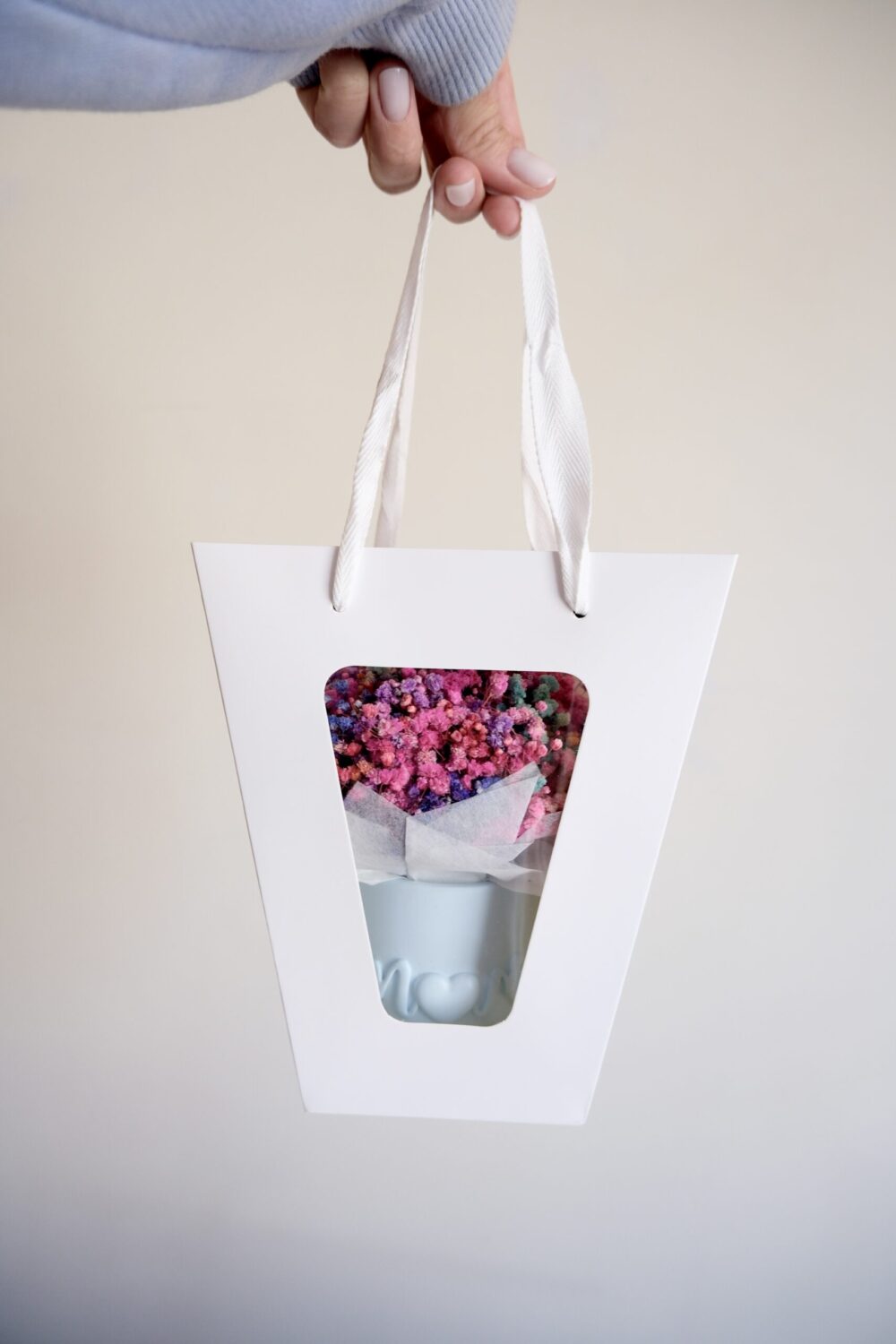 Torebka prezentowa do flower box – eleganckie opakowanie premium