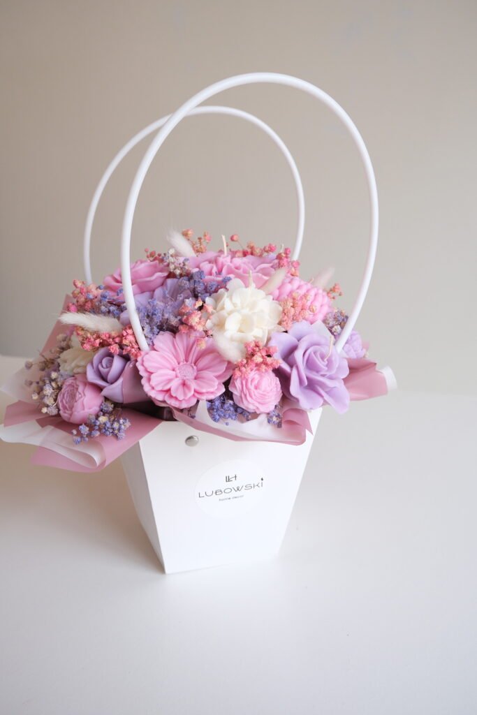 Flower box z dostawą Gdańsk – elegancki bukiet w pudełku na każdą okazję