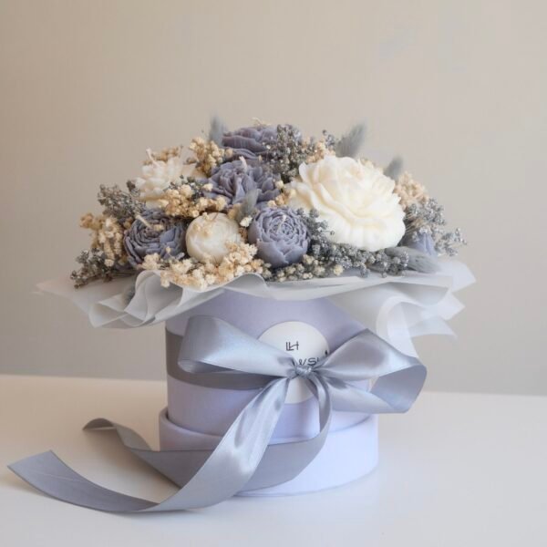 szary candle flower box ze świec sojowych handmade