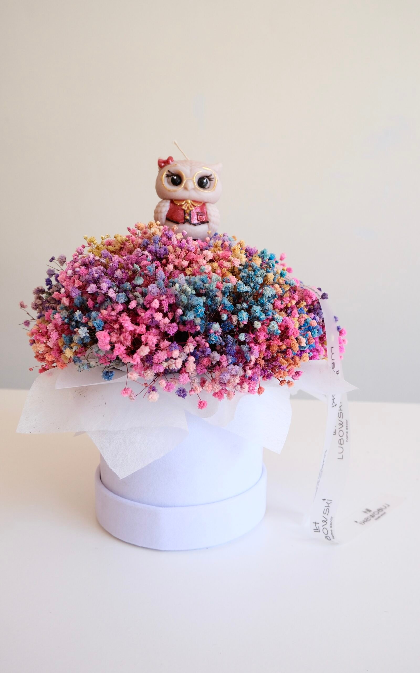 Kolorowa stabilizowana gipsówka w eleganckim flower boxie na prezent dla nauczycielki